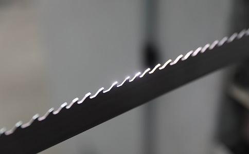 黄冈双金属带锯条产生切削噪音的原因具体有哪些？
